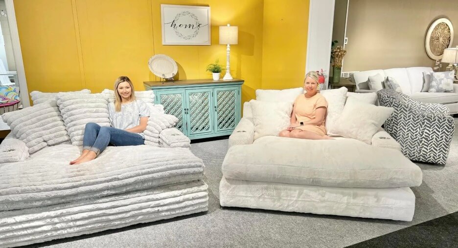 Nestle Chaise Lounge With Dual Cupholders And Charging Ports