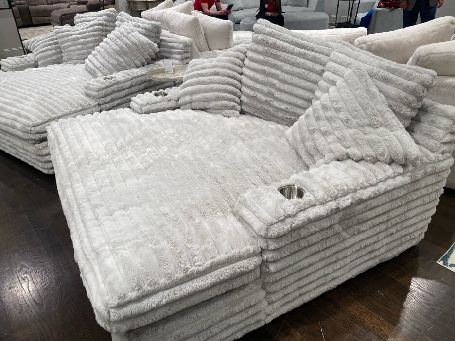 Nestle Chaise Lounge With Dual Cupholders And Charging Ports